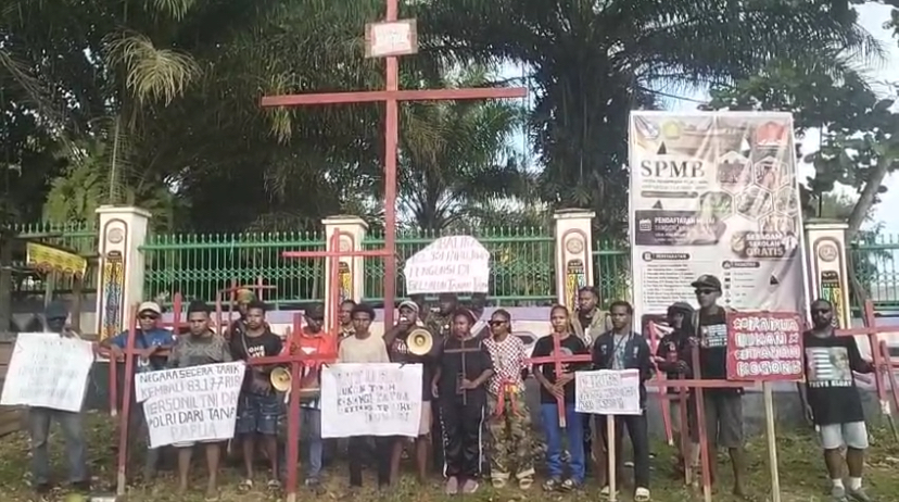 Solidaritas Rakyat Papua Barat Bergerak Gelar Konvoi Salib Merah, Soroti Krisis Kemanusiaan, Hak Masyarakat Adat, dan Militerisme di Papua